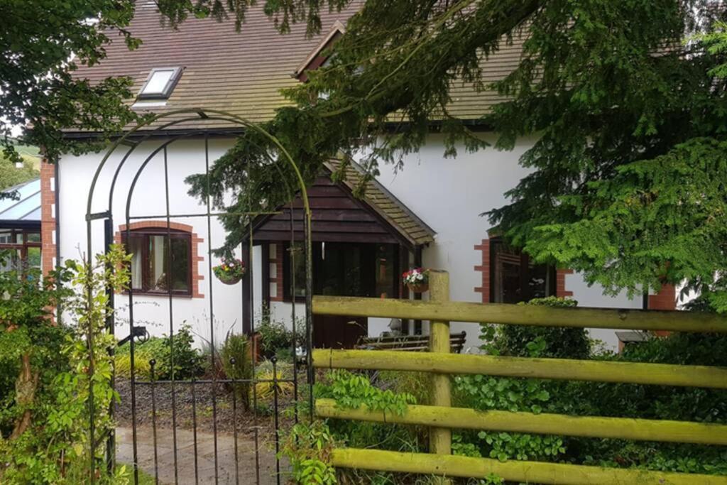 Rowan Cottages With Panoramic Views Of The Stiperstones And Walks On The Doorstep ชรูว์สเบอรี ภายนอก รูปภาพ