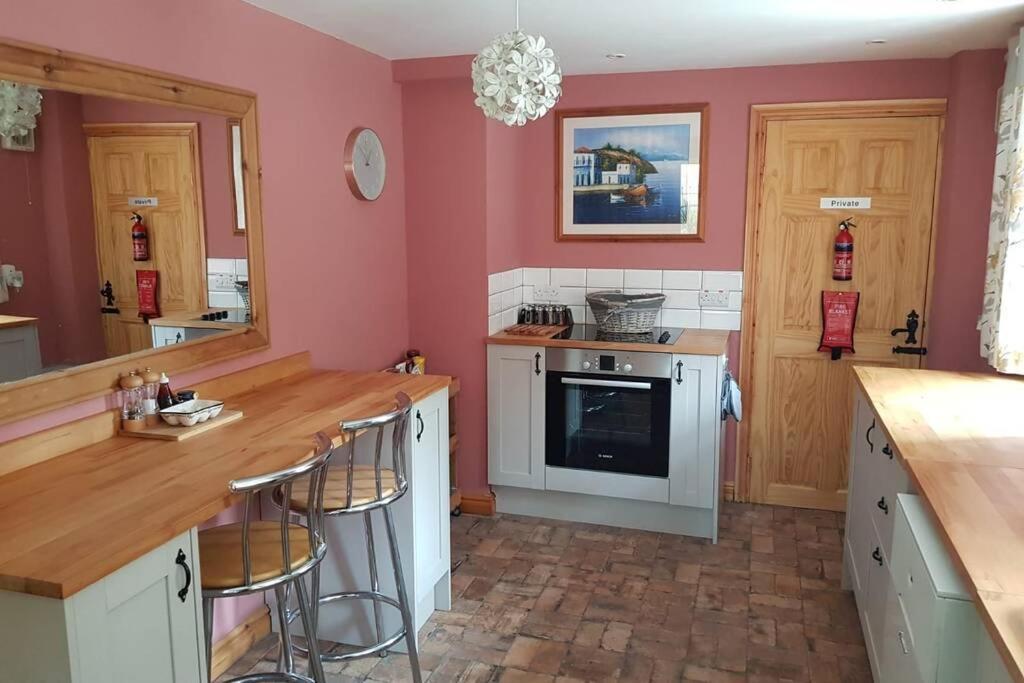 Rowan Cottages With Panoramic Views Of The Stiperstones And Walks On The Doorstep ชรูว์สเบอรี ภายนอก รูปภาพ